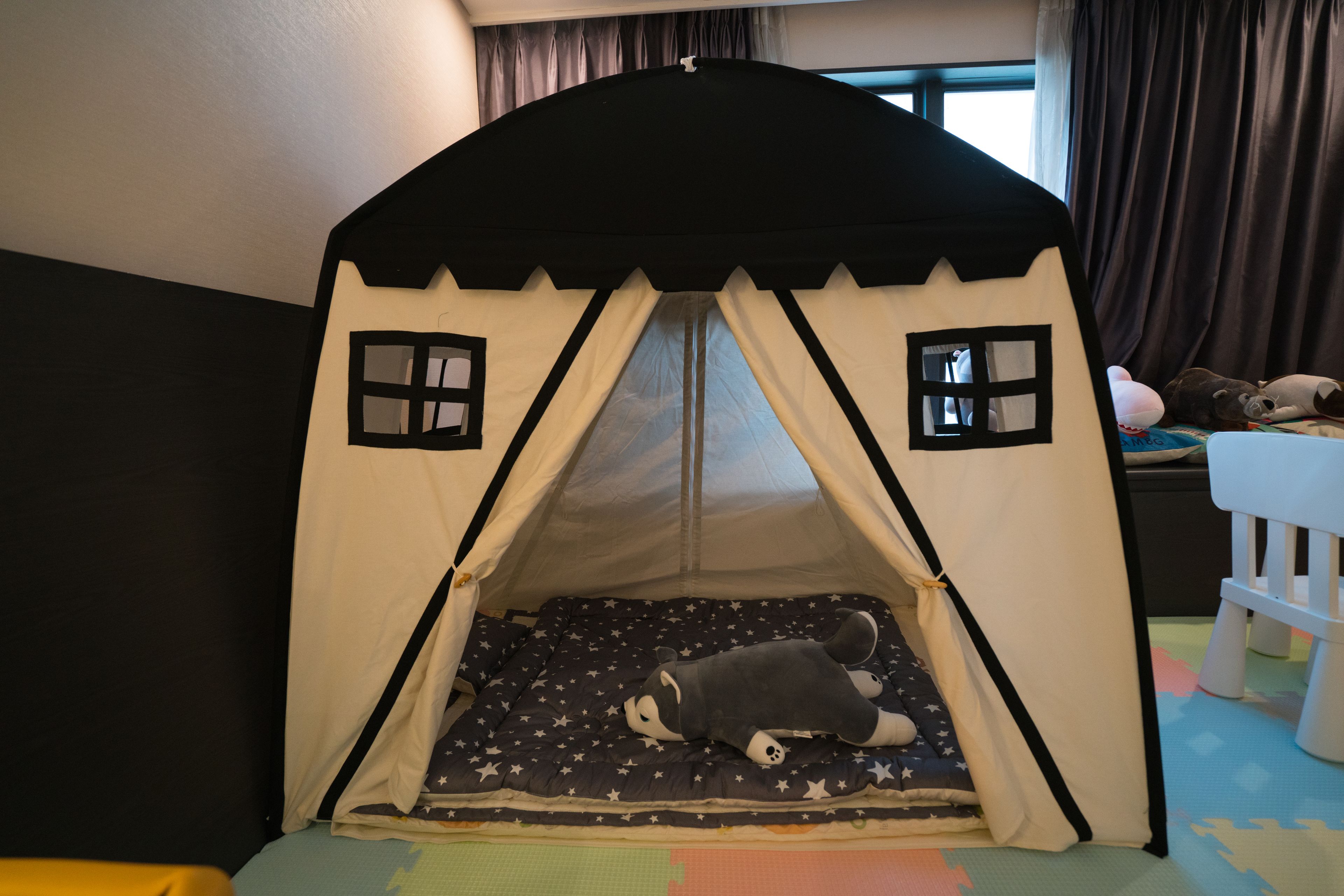 1 bedroom, down duvets, in-room safe, desk