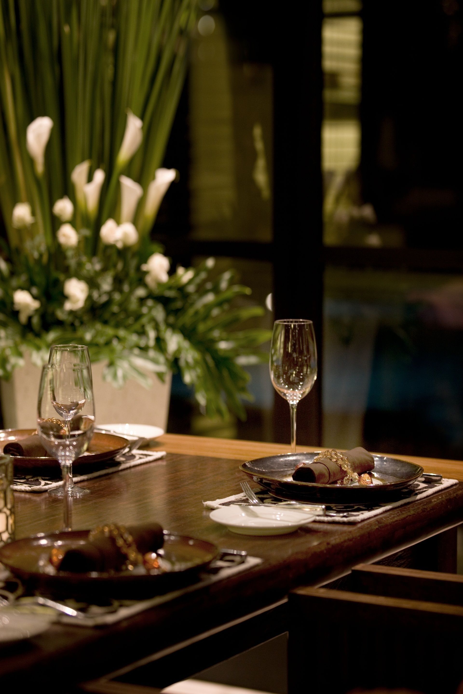 2 restaurants, breakfast, lunch, dinner served; middle eastern cuisine