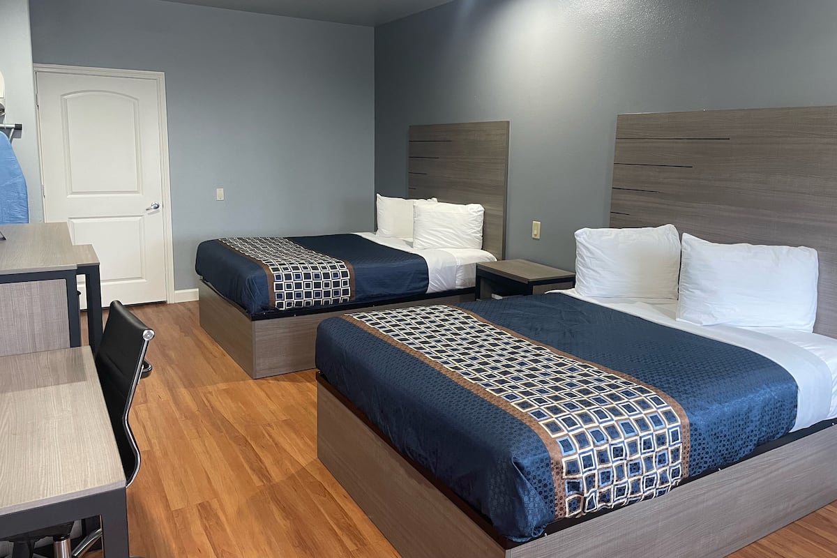 Desk, iron/ironing board, free WiFi, bed sheets