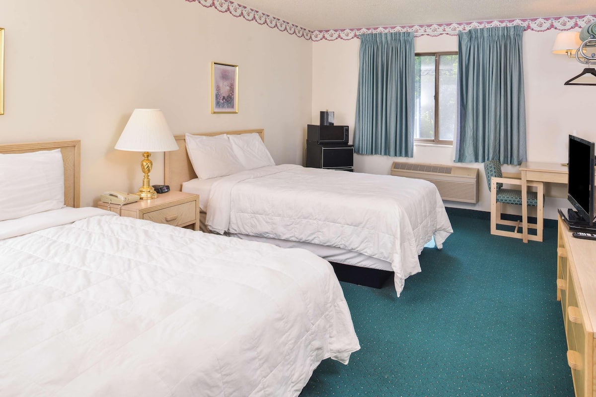 Desk, rollaway beds (surcharge), WiFi (free), bed sheets