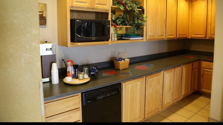 Americas Best Value Inn & Suites Bluffton