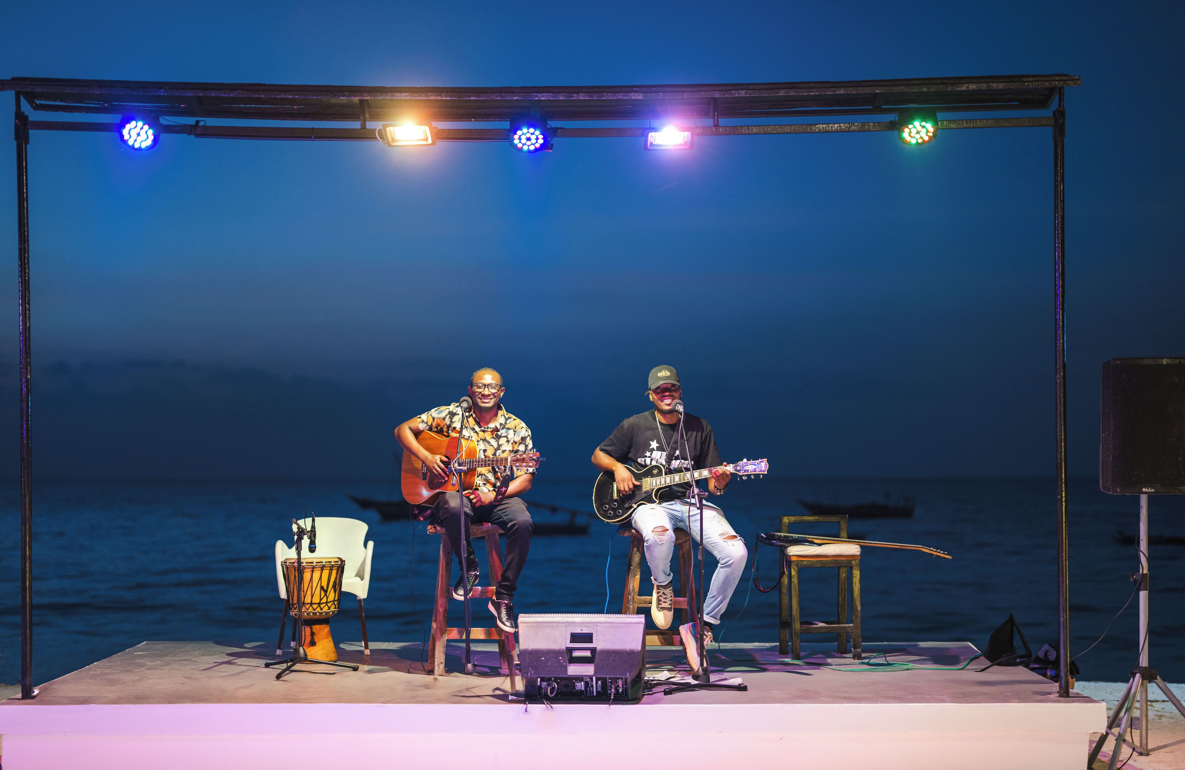 2 restaurants, breakfast, lunch, dinner served; international cuisine