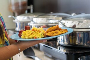 Desayuno bufé gratuito y diario