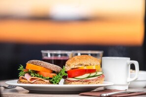 Free daily full breakfast - Hotel Levi Panorama (Kittila)