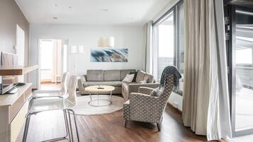 Sky Suite Deluxe | Allergikerbettwaren, Minibar, Zimmersafe, Schreibtisch