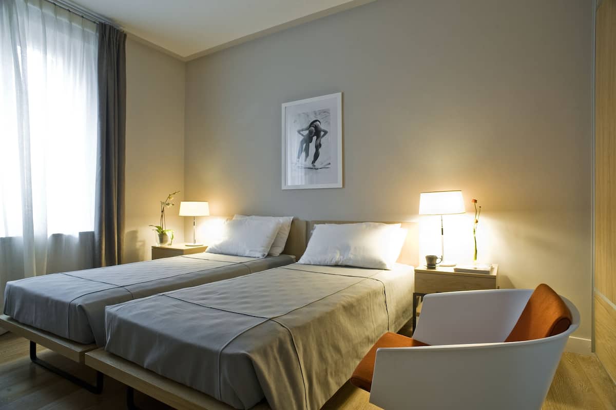 Literie de qualité supérieure, décoration personnalisée, bureau