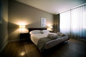 Premium bedding, individually decorated, desk, blackout drapes