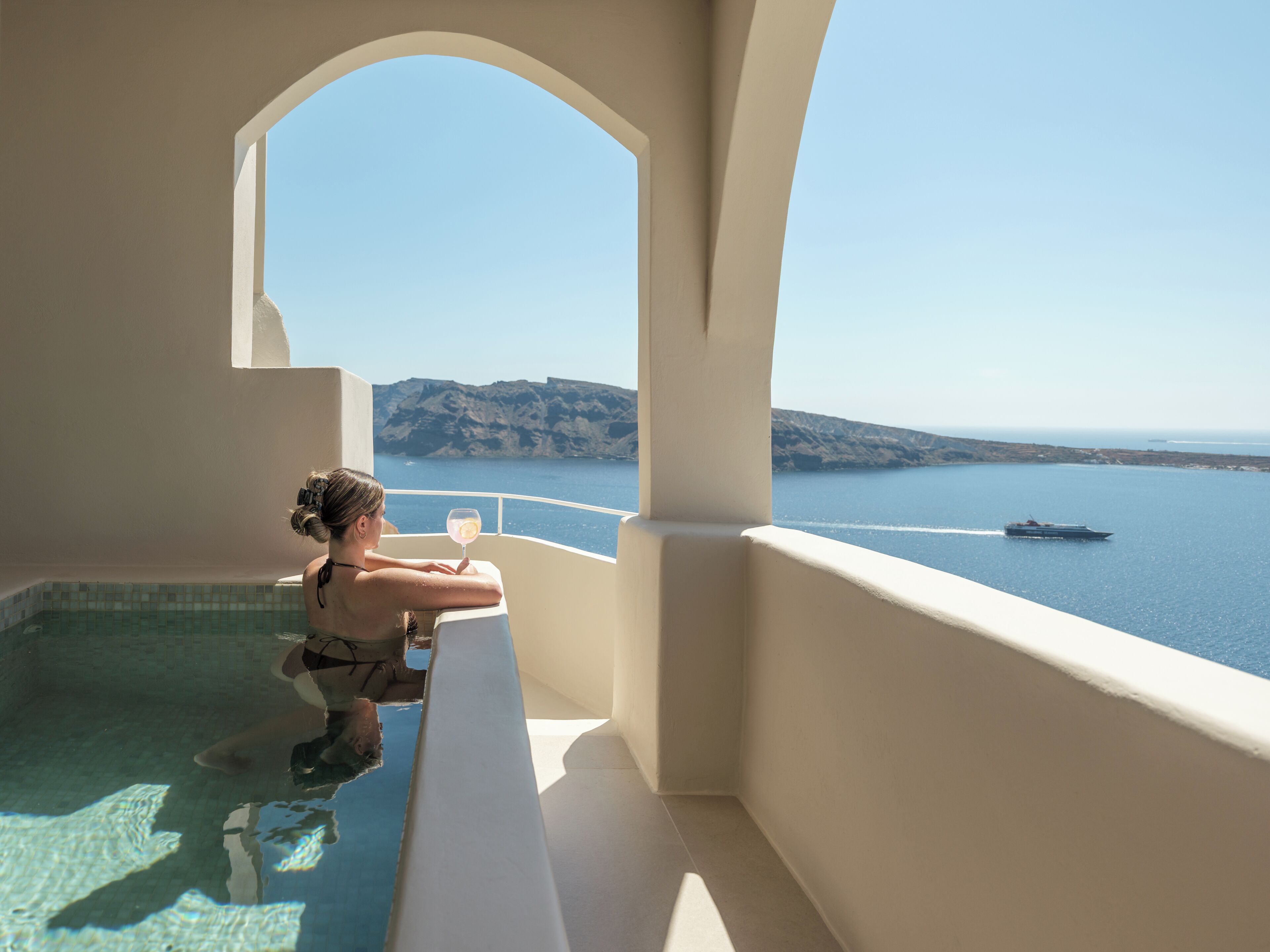 Chambre, piscine privée, vue mer (Aqua Cave Pool Suite, Sunset View) | Literie de qualité supérieure, couette en duvet d'oie, surmatelas