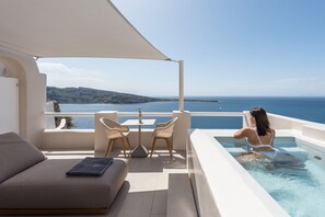 Honeymoon Suite, Hot Tub, Sea View (Sunset View) | Terrace/patio - Art Maisons Oia Castle (Santorini)