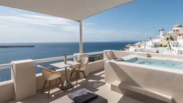 Suite de luna de miel, hidromasaje, vista al mar (Sunset View) | Vista a la playa o el mar