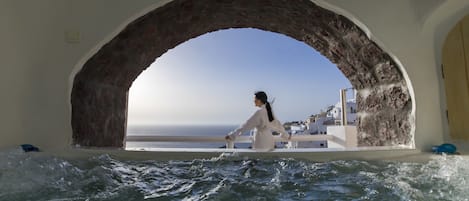 Suite, eigener Pool (Marine Cave Pool with Sunset View) | Balkon