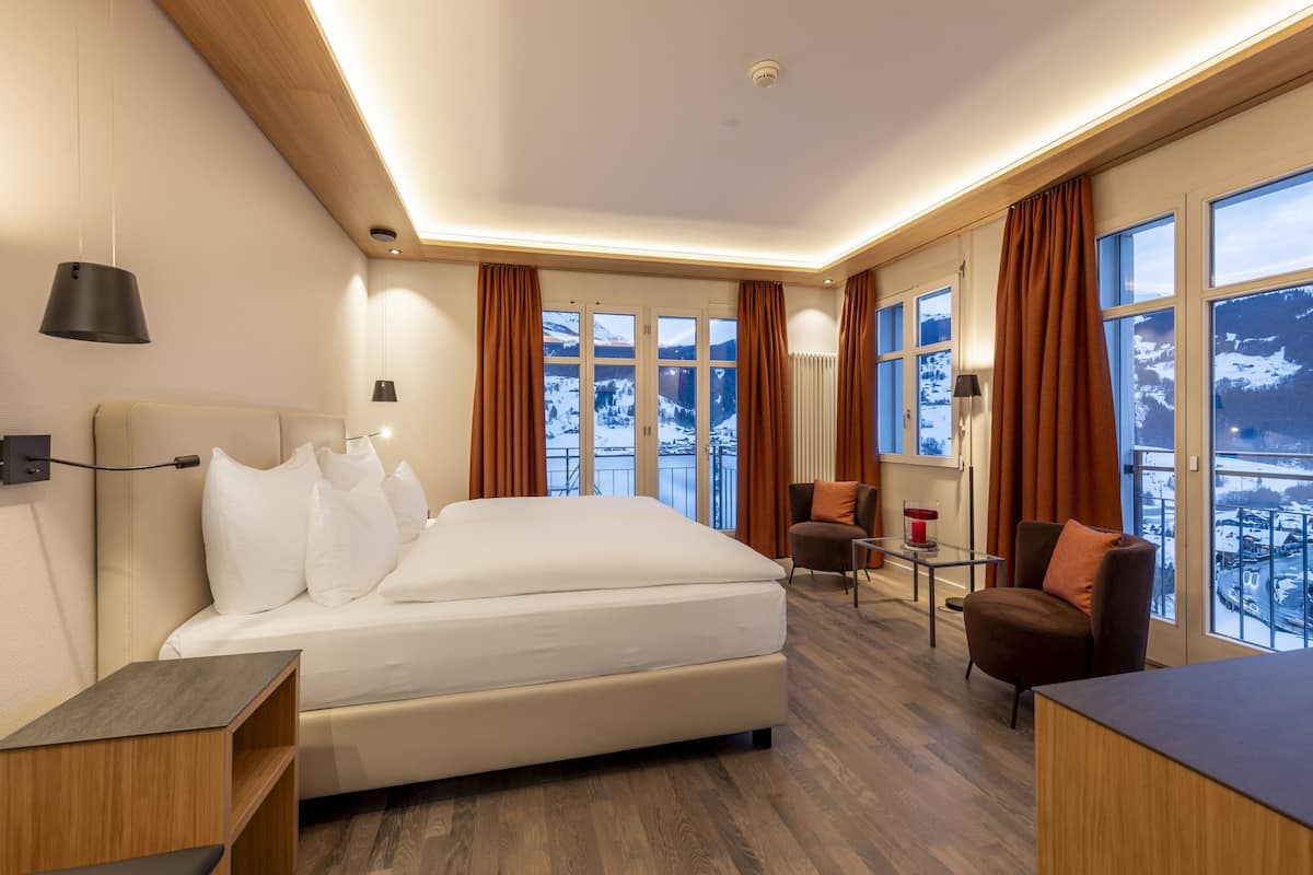 classic - double -or twin room, balcony, mountainview (eiger), air condition | hypo-allergenic bedding, minibar, in-room safe, desk