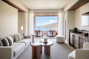 Premium One Bedroom Suite Sea View (The Collection) | Egyptian cotton sheets, premium bedding, pillowtop beds, minibar