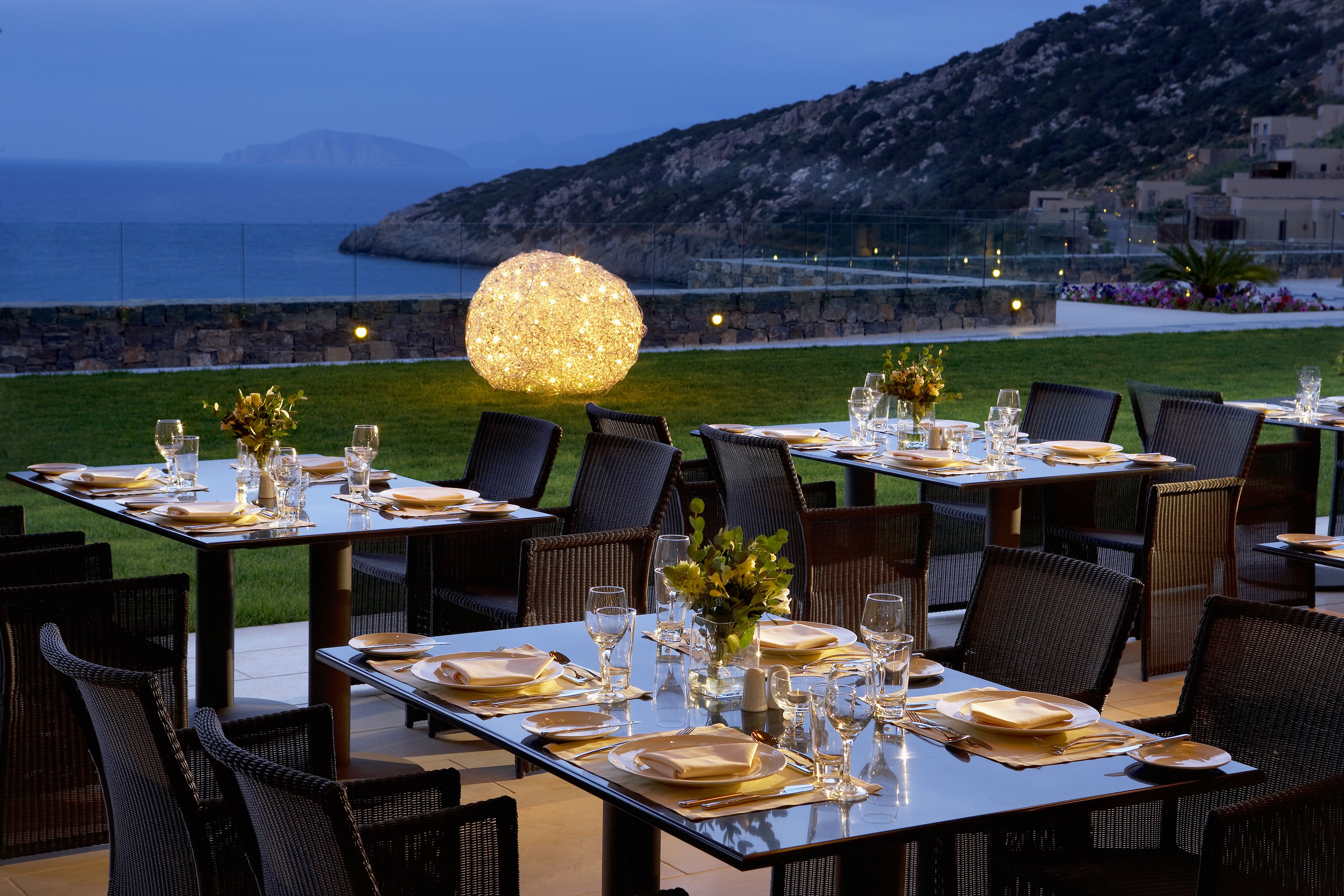 3 من المطاعم، تقديم الإفطار