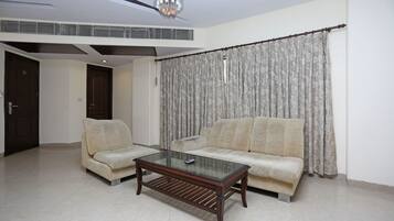 Classic Suite | Living area | LCD TV