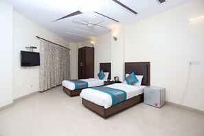 Suite Klasik | Seprai premium, brankas, dan didekorasi berbeda-beda