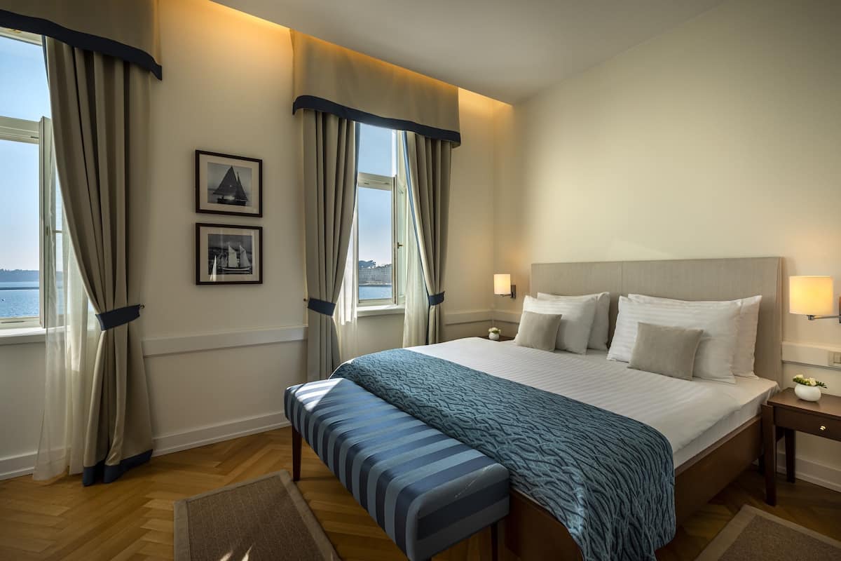 Junior Suite for 2+1 Seaview - Villa Nicoletta | 1 bedroom, in-room safe, desk, iron/ironing board