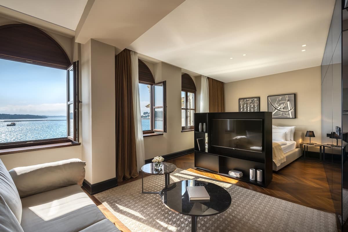 Suite for 2+1 Seaview - Villa Giulietta | 1 bedroom, in-room safe, desk, iron/ironing board