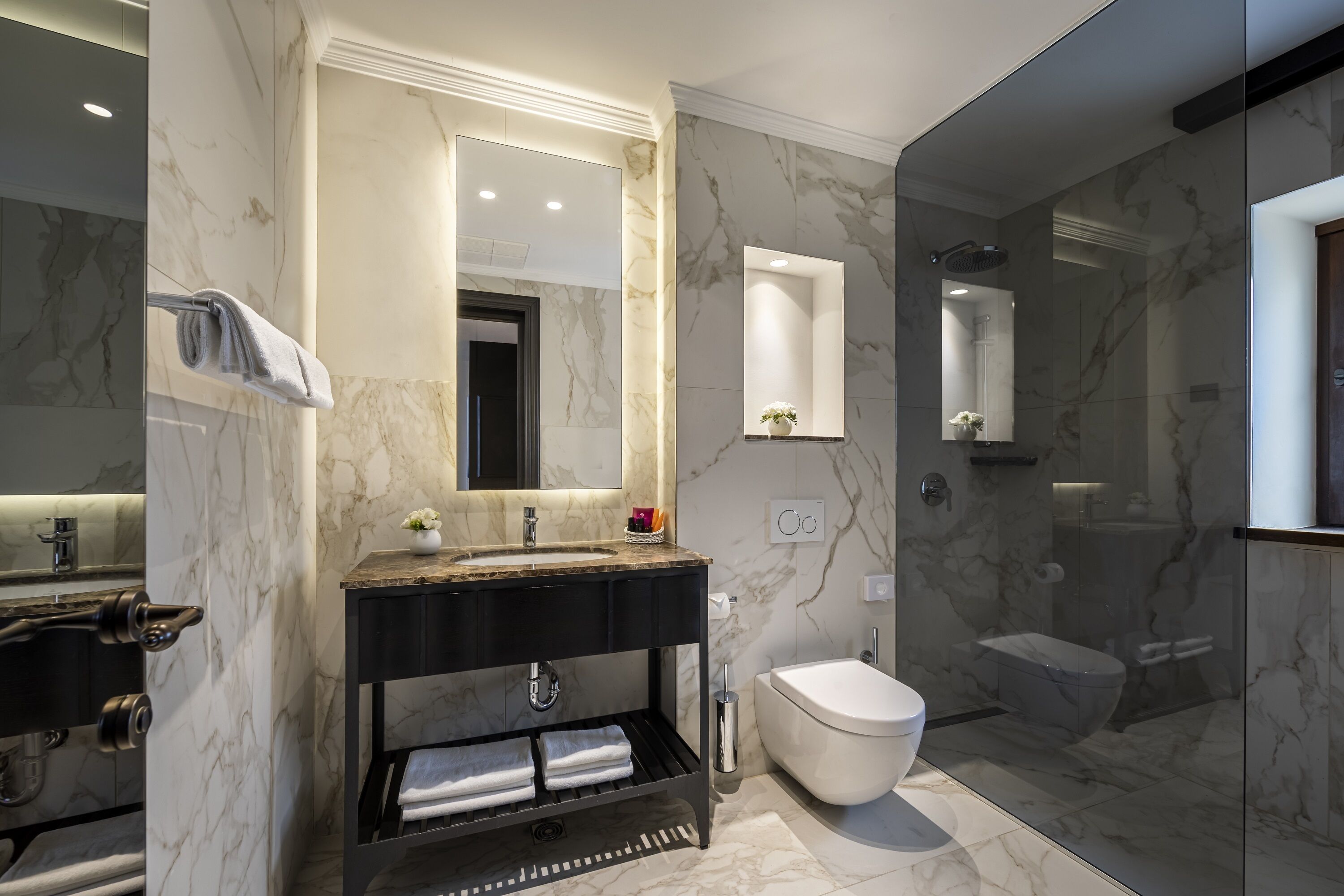 suite for 2+1 old town view - villa giulietta | bathroom | free toiletries, hair dryer, towels, toilet paper
