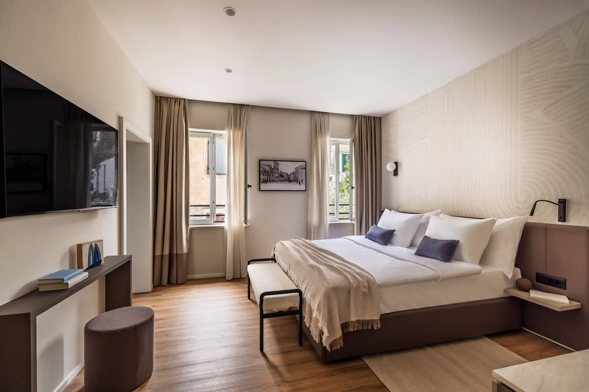 Room for 2 Old town view - Villa Ulixes | 1 bedroom, in-room safe, desk, iron/ironing board