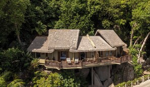 Pool Villa | Minibar, in-room safe, desk, blackout curtains