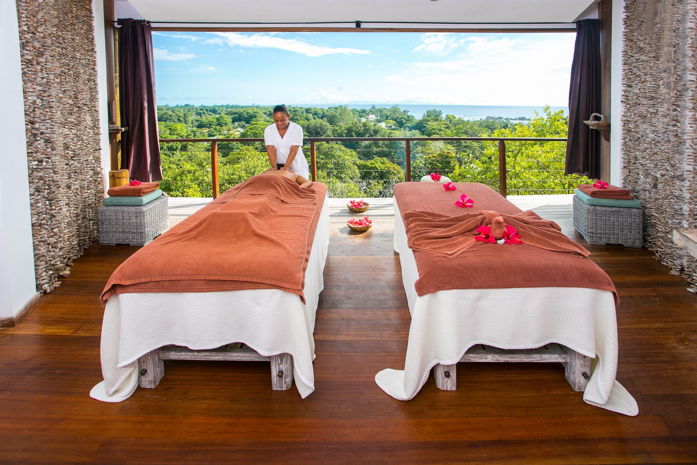 couples treatment room(s), hot tub, steam room, turkish bath/hammam