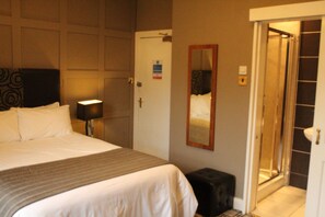 Doppelzimmer, mit Bad | Badezimmer