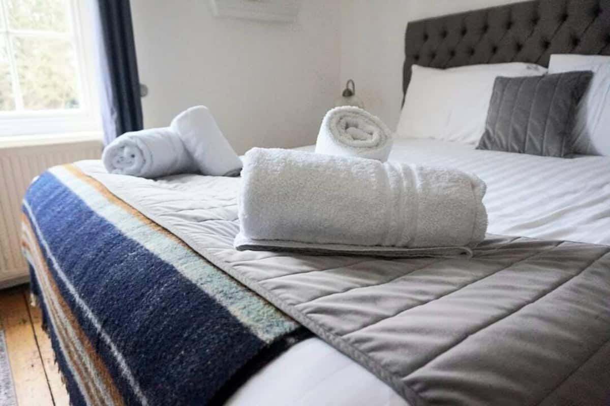 Quarto casal (Juniper) | Roupas de cama premium, Wi-Fi de cortesia