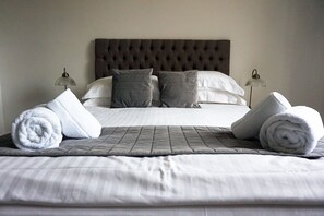 Familierom, elveutsikt (Marshmallow) | Sengetøy av topp kvalitet og wi-fi (inkludert)