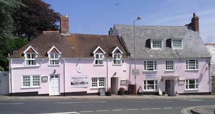 Mariners Hotel