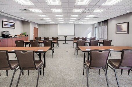 SpringHill Suites by Marriott Pigeon Forge - Image 24