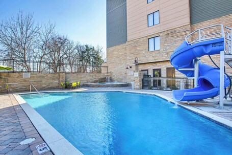 SpringHill Suites by Marriott Pigeon Forge - Image 10