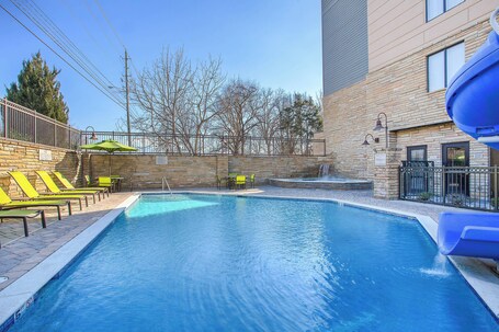 SpringHill Suites by Marriott Pigeon Forge - Image 2