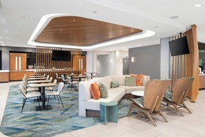 Free daily continental breakfast  - SpringHill Suites by Marriott Pigeon Forge (Pigeon Forge)