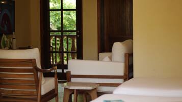 Family Suite | Living area | Smart TV