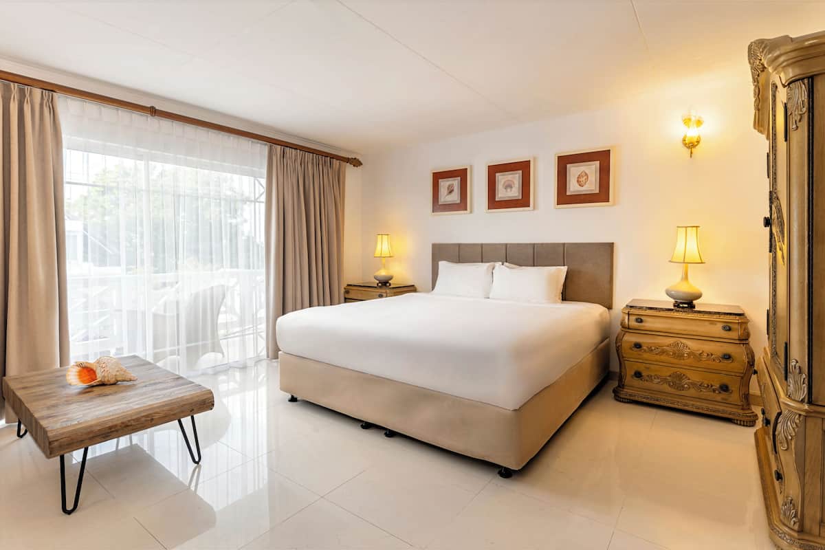 Quarto standard | Frigobar, cofres nos quartos, escrivaninha
