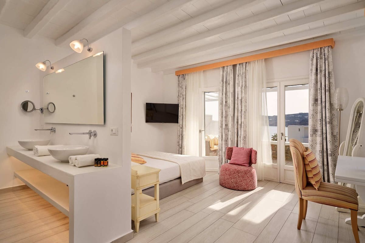 superior, sea view with private pool | 1 bedroom, frette italian sheets, premium bedding, down duvets