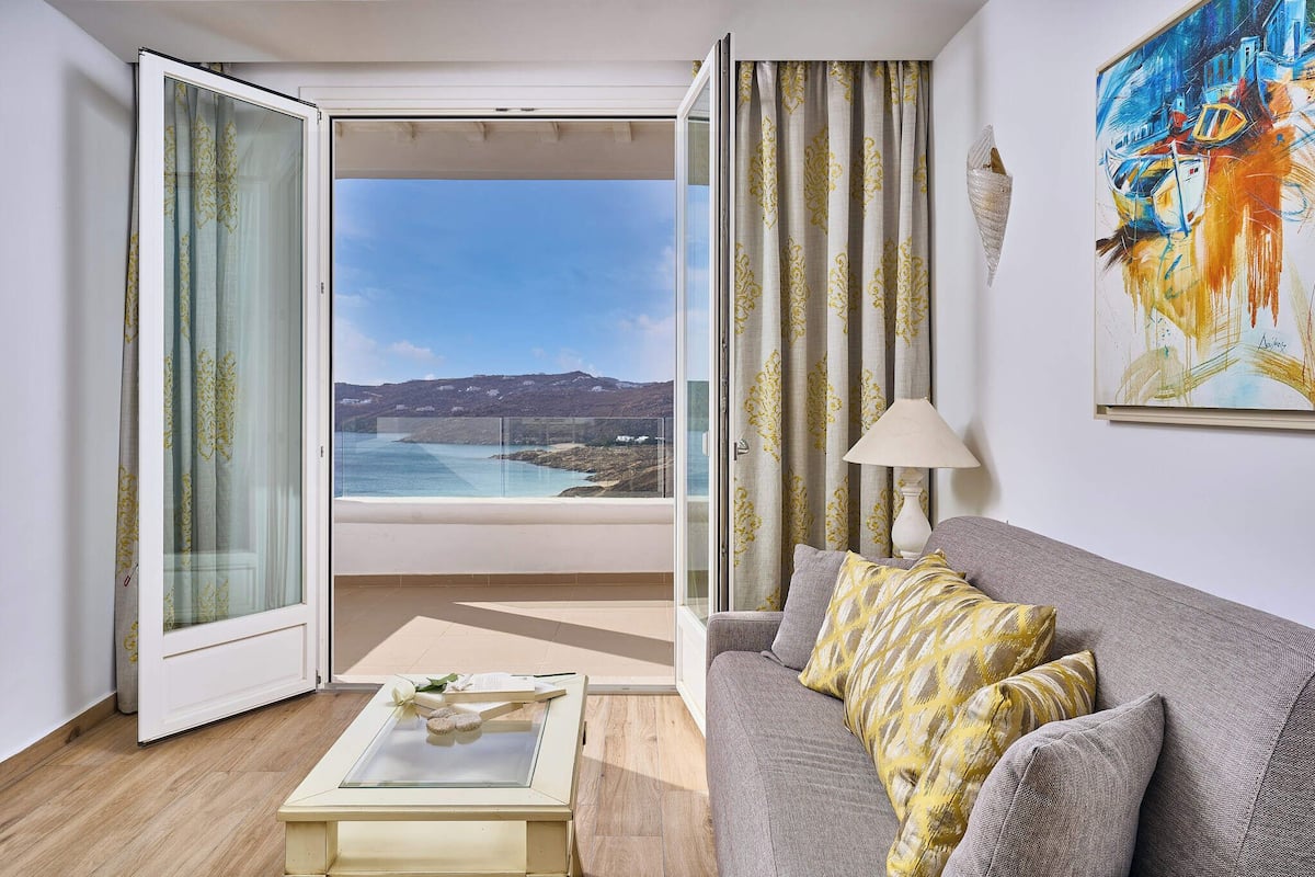 Idolio Villa with 2 Private Pools & 3 Outdoor Spa | 1 kamar tidur, seprai Frette Italia, dan seprai premium