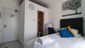 Basic Double Room, Ensuite, Garden View | 1 bedroom