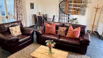 Cottage, Ensuite, Mountain View (One Bedroom) | Lounge