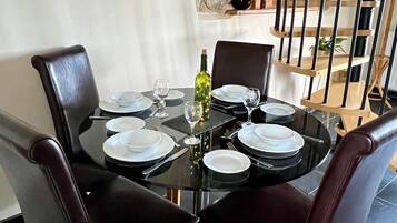 Cottage, Ensuite, Mountain View (One Bedroom) | Shared kitchen | Highchair