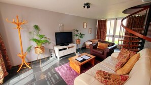 Stuga - eget badrum - utsikt mot bergen (Two Bedroom) | Lounge