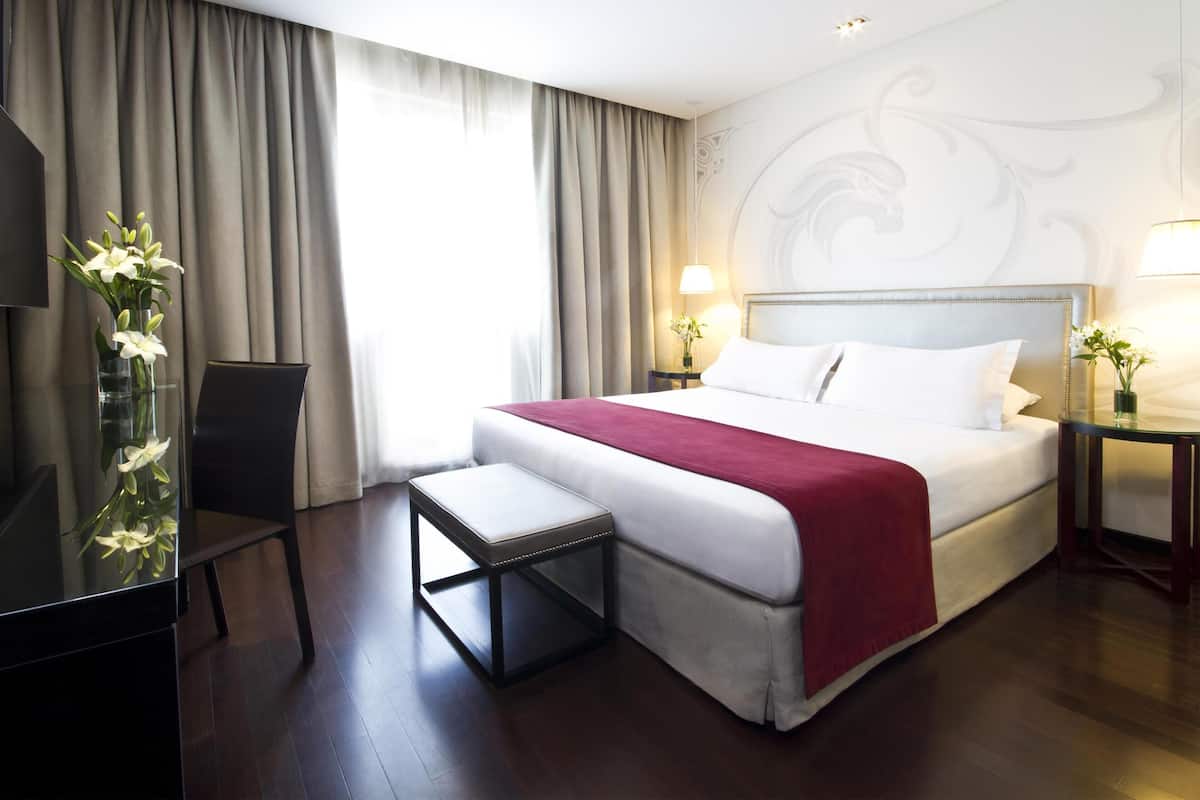 1 Schlafzimmer, hochwertige Bettwaren, Daunenbettdecken