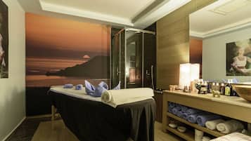 Sauna, Whirlpool, Körperbehandlungen, Gesichtsbehandlungen