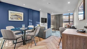 Liberty Suite | In-room safe, desk, iron/ironing board, free WiFi