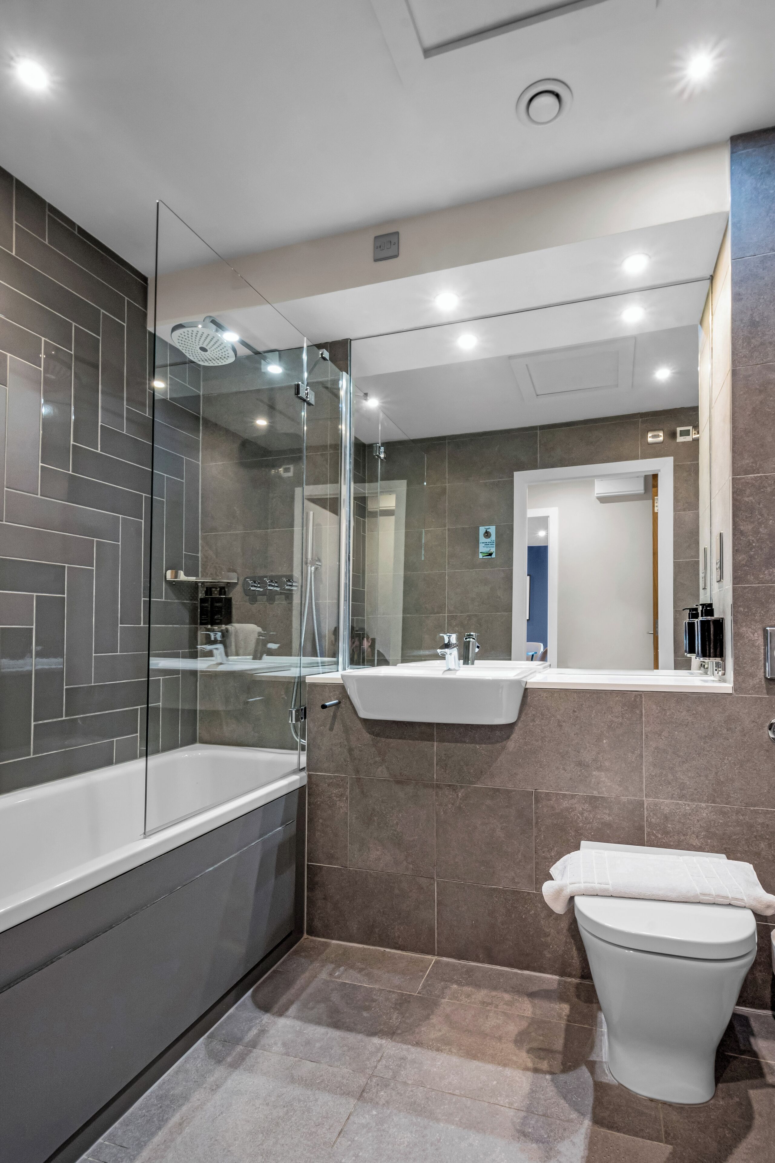 Photo - Roomzzz Leeds City