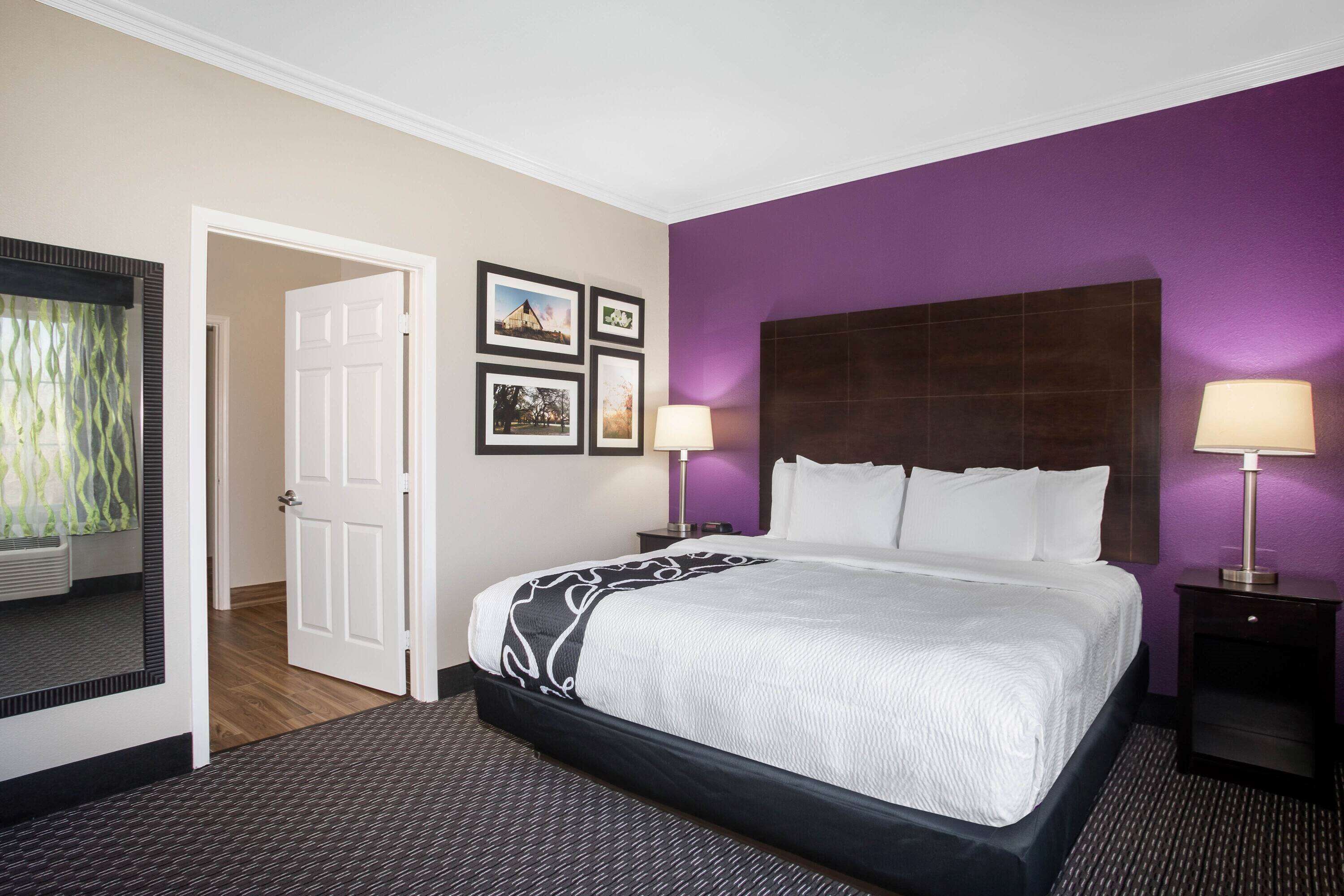 suite, 1 king bed | desk, blackout curtains, iron/ironing board, free cots/infant beds