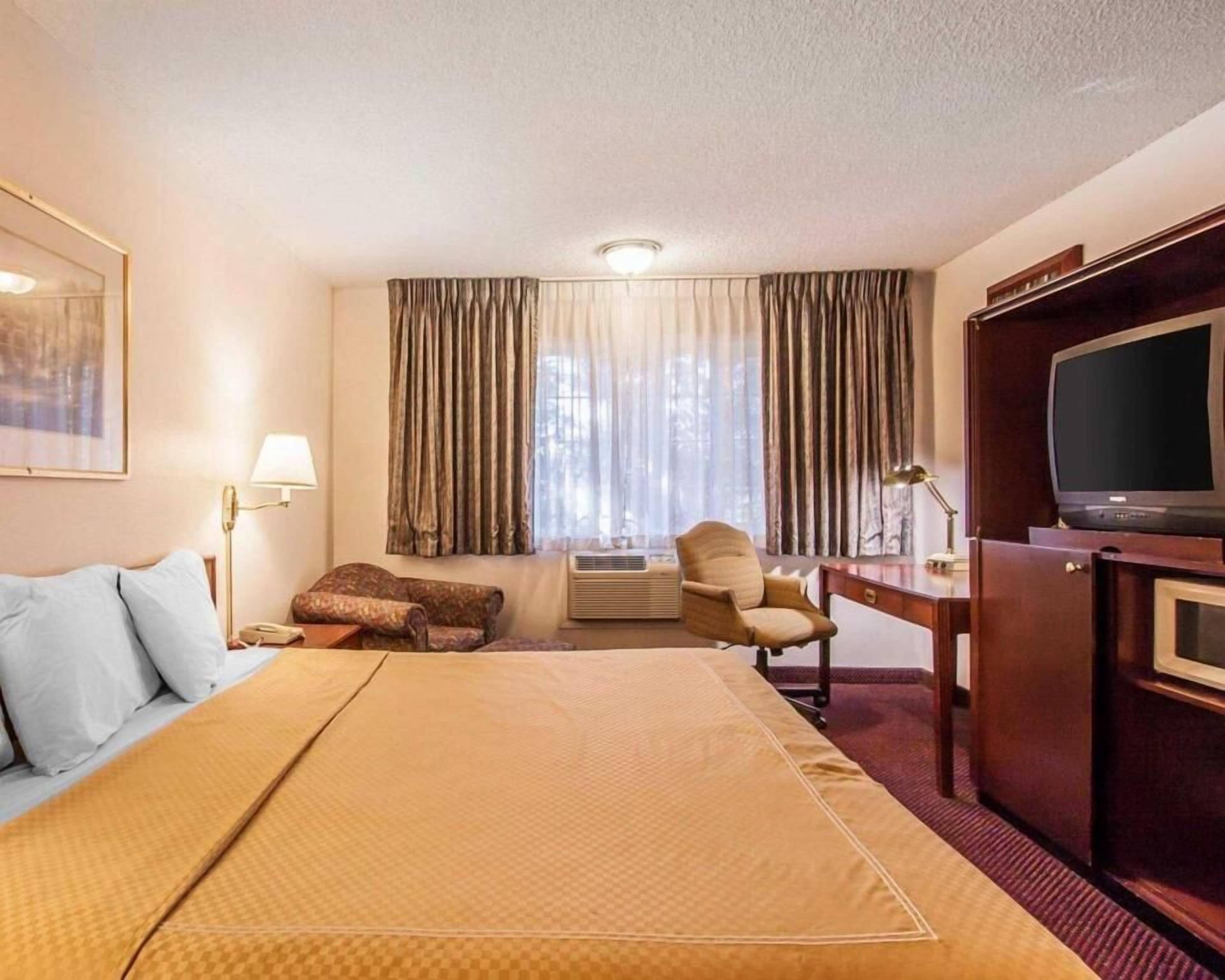 Desk, blackout curtains, iron/ironing board, free WiFi