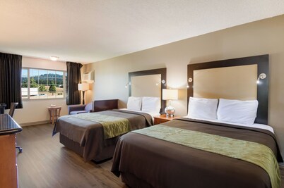 Rodeway Inn & Suites Portland West - Beaverton