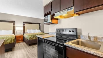 Suite, Multiple Beds, Non Smoking (Efficiency) | Desk, blackout drapes, iron/ironing board, free WiFi